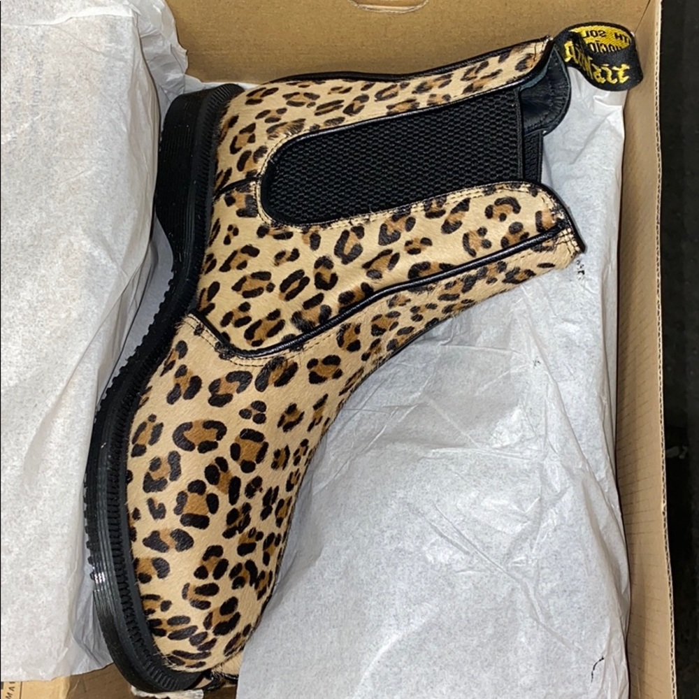 🔥Dr. Martens Flora Hair On Kensington 🐆NWT - Picture 7 of 13